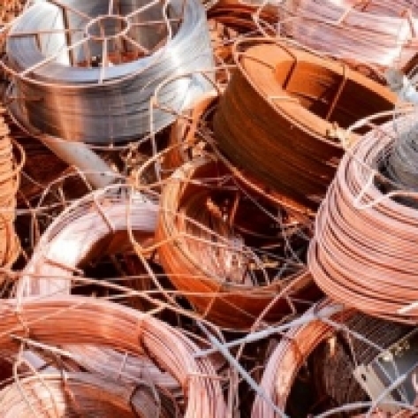 So sánh giá thu mua nhôm phế liệu và đồng phế liệu: Loại nào mang lại giá trị kinh tế tốt hơn cho doanh nghiệp?